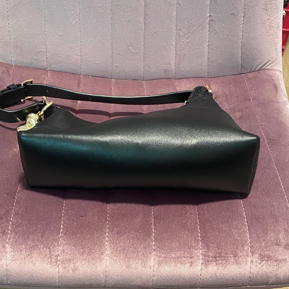 Aupen Black Leather Shoulder Bag - Picture 6 of 11